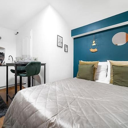 Secret Economy Studio Oasis Прага Экстерьер фото